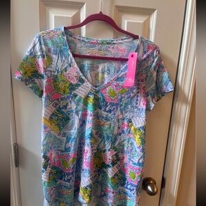 Lilly Pulitzer - 🦩Beautiful 🌺NWT Etta V Neck in 🌴Multi Wish You Were Here print🐚